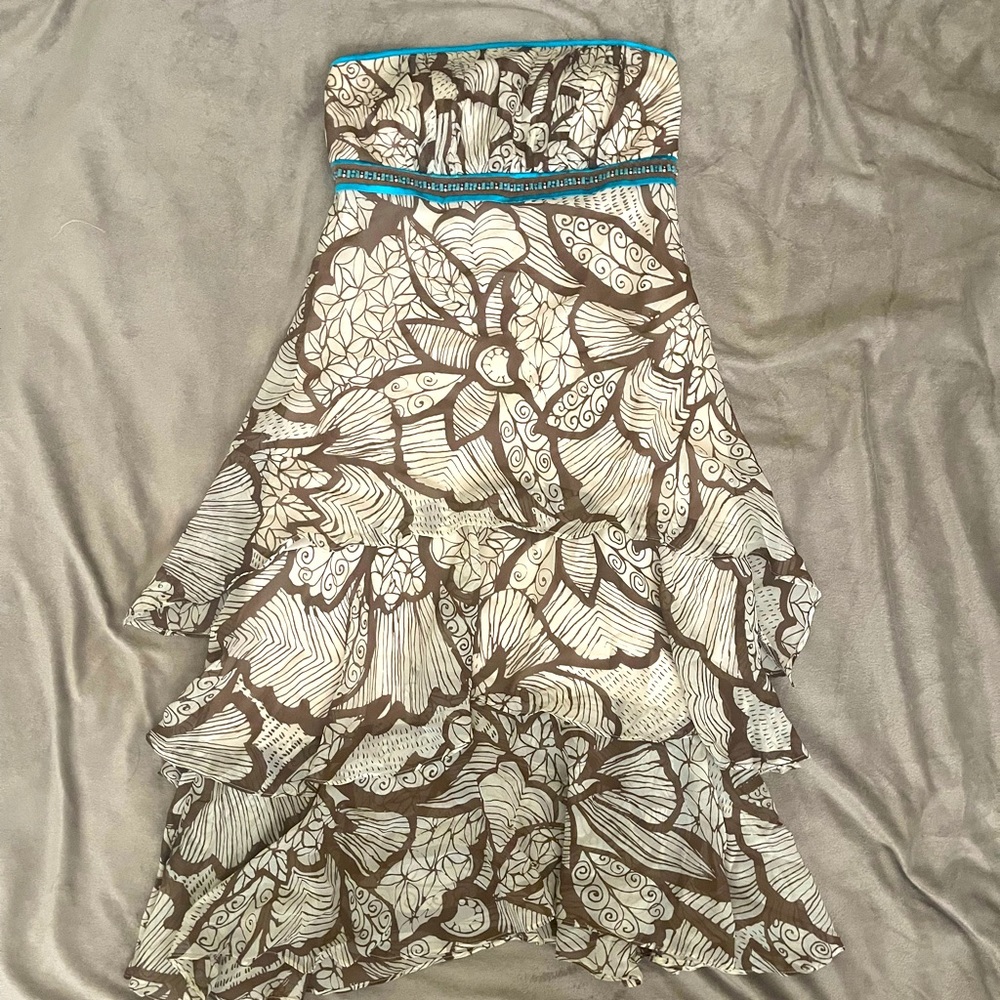 Flowy strapless dress